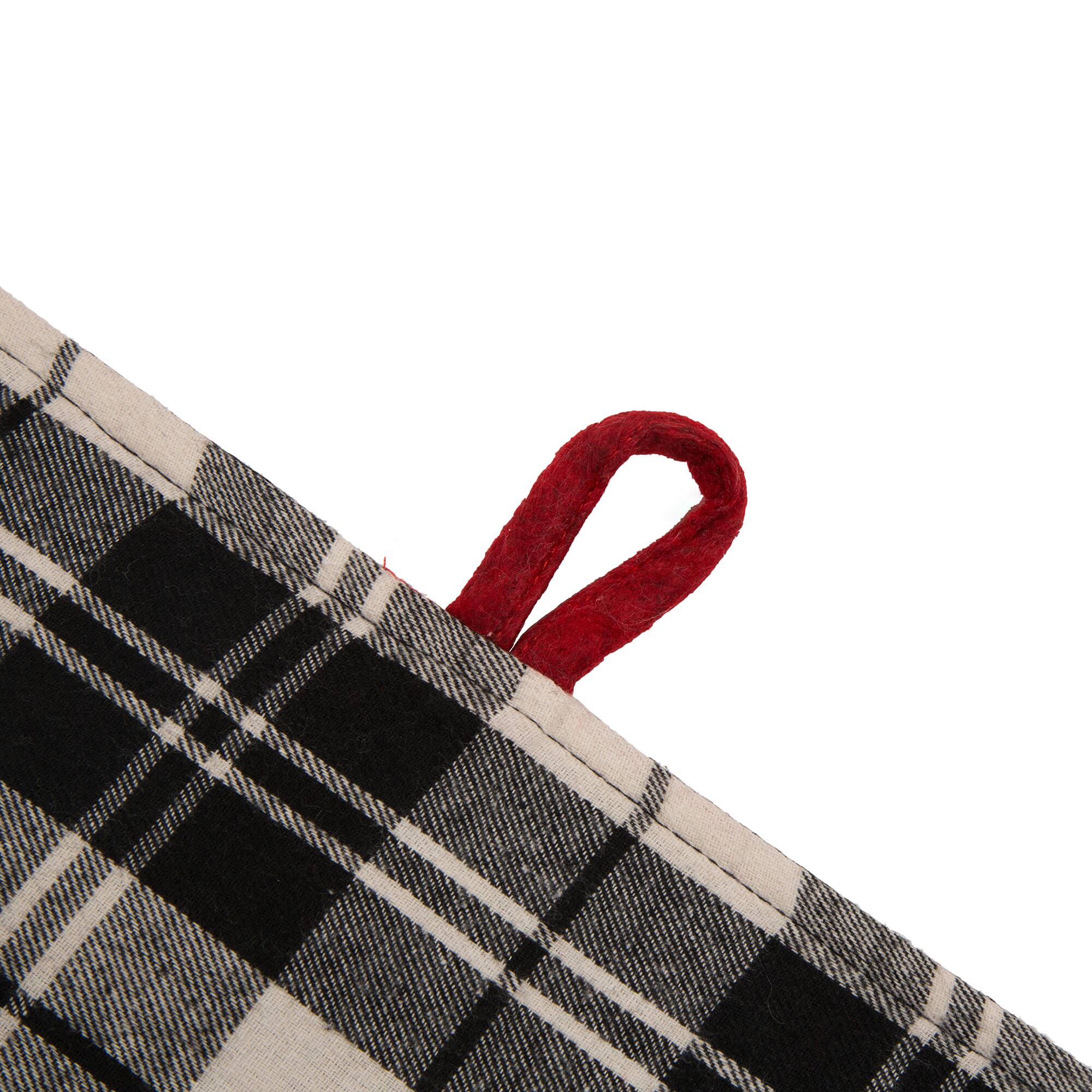 Glitzhome® Black & White Plaid Stockings & Tree Skirt Set